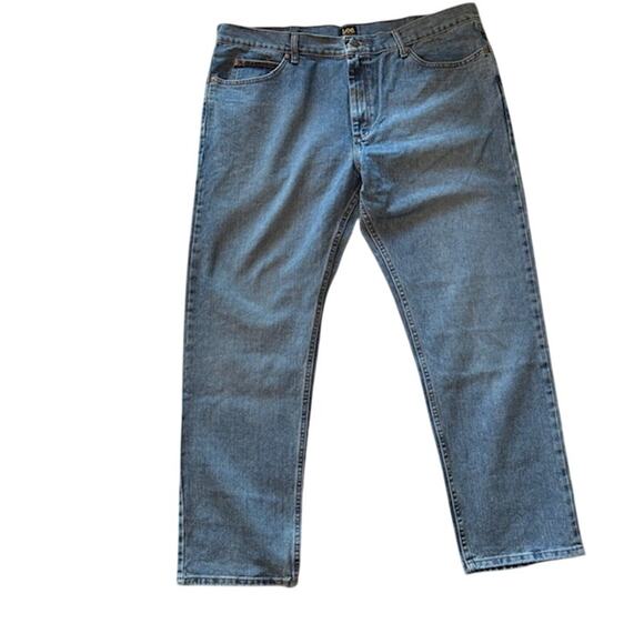 Lee Men's Regular Fit Straight Leg Jeans Medium Wash 42 X 32 NWT - Picture 1 of 7
